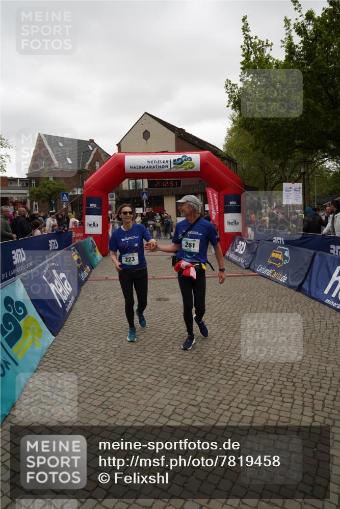04.05.2025 - 8. Wedeler Halbmarathon Felixshl http://msf.ph/oto/7819458 04.05.2025 12:12:49 Ziel 223, 261 meine-sportfotos.de