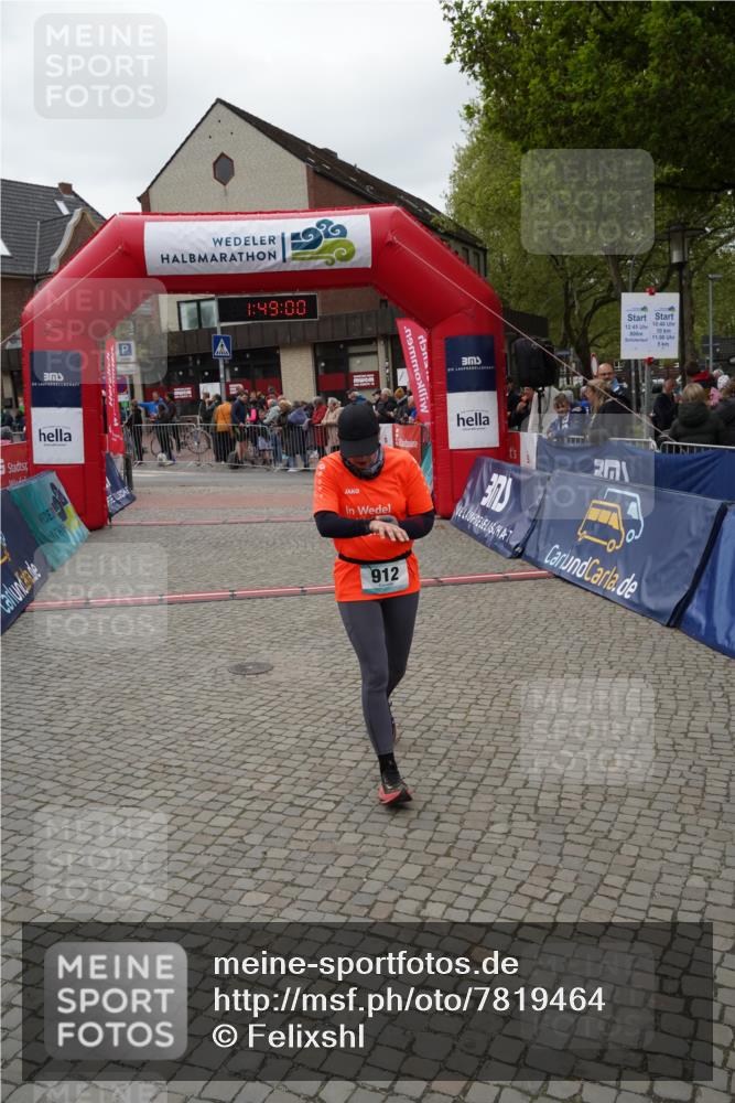 04.05.2025 - 8. Wedeler Halbmarathon Felixshl http://msf.ph/oto/7819464 04.05.2025 11:48:58 Ziel 139, 912 meine-sportfotos.de
