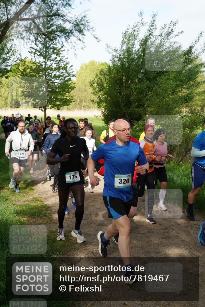 04.05.2025 - 8. Wedeler Halbmarathon Felixshl http://msf.ph/oto/7819467 04.05.2025 10:02:05 Laufen 1128, 175, 871, 35, 320 meine-sportfotos.de