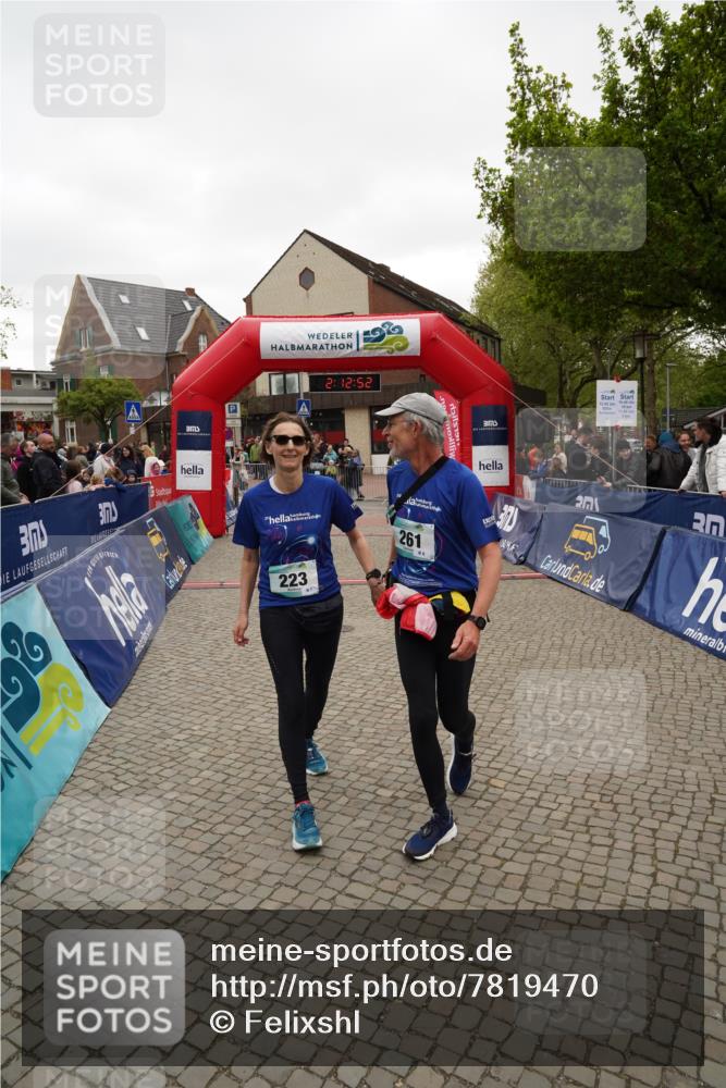 04.05.2025 - 8. Wedeler Halbmarathon Felixshl http://msf.ph/oto/7819470 04.05.2025 12:12:50 Ziel 223, 261 meine-sportfotos.de