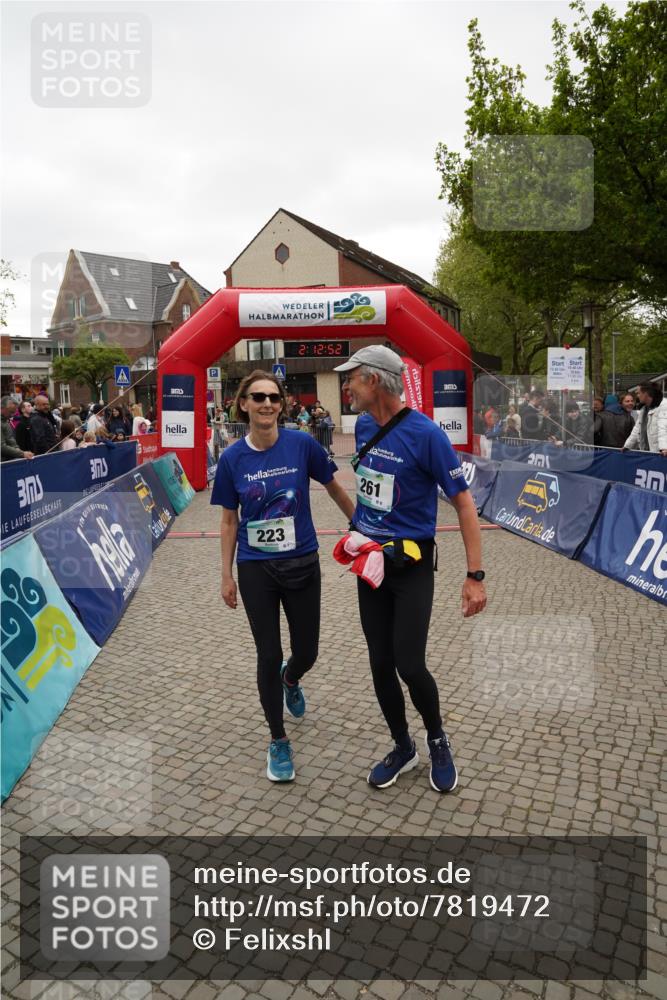 04.05.2025 - 8. Wedeler Halbmarathon Felixshl http://msf.ph/oto/7819472 04.05.2025 12:12:50 Ziel 223, 261 meine-sportfotos.de