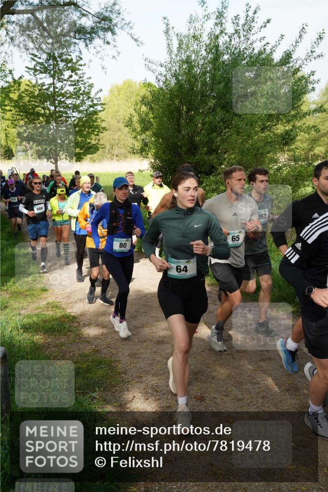 04.05.2025 - 8. Wedeler Halbmarathon Felixshl http://msf.ph/oto/7819478 04.05.2025 10:02:08 Laufen 866, 80, 64, 65, 862 meine-sportfotos.de