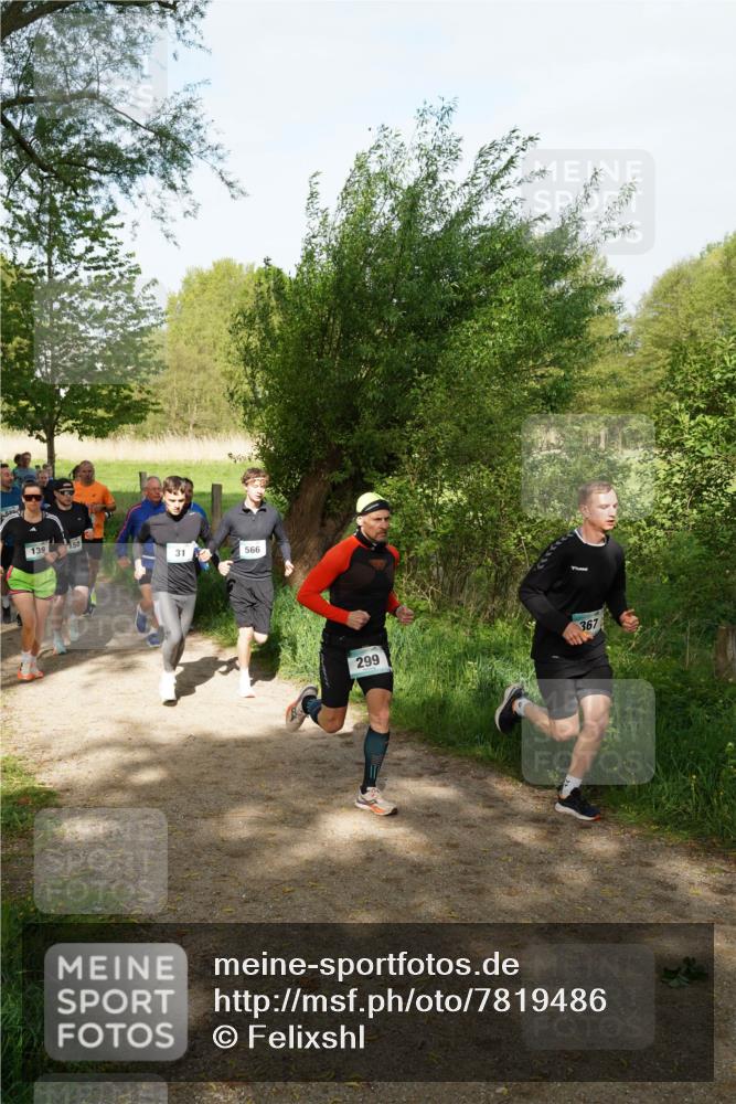 04.05.2025 - 8. Wedeler Halbmarathon Felixshl http://msf.ph/oto/7819486 04.05.2025 10:01:49 Laufen 139, 31, 566, 299, 367 meine-sportfotos.de