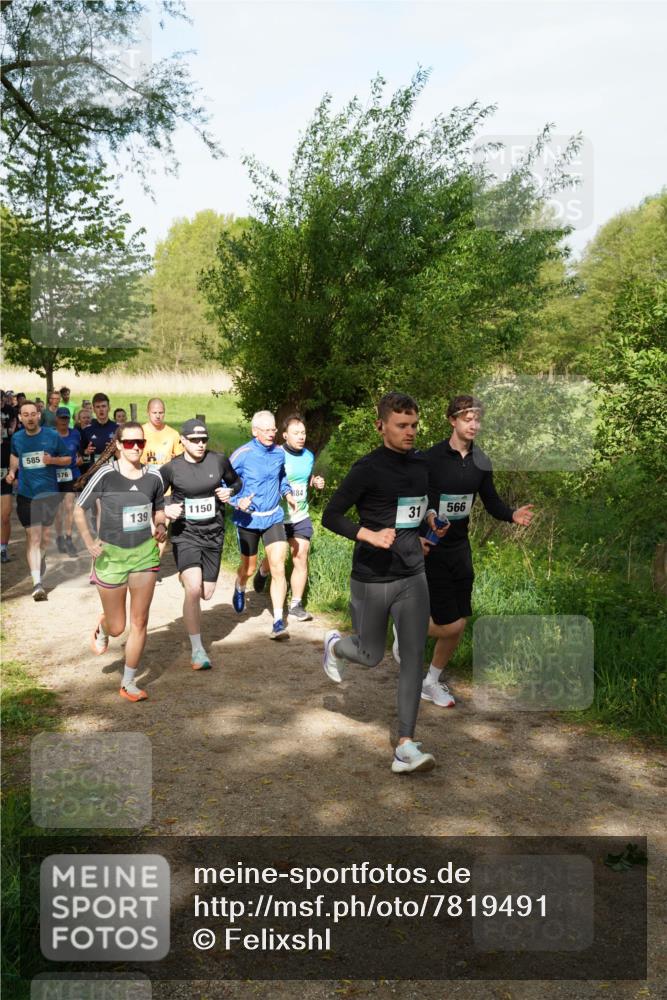 04.05.2025 - 8. Wedeler Halbmarathon Felixshl http://msf.ph/oto/7819491 04.05.2025 10:01:51 Laufen 585, 576, 884, 1150, 139, 31, 566 meine-sportfotos.de