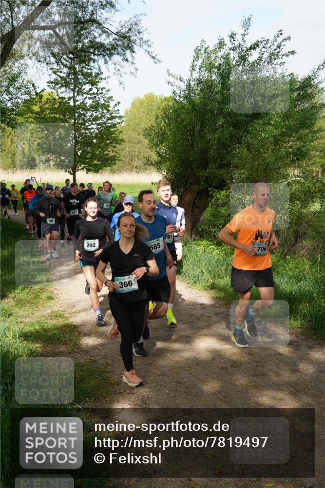 04.05.2025 - 8. Wedeler Halbmarathon Felixshl http://msf.ph/oto/7819497 04.05.2025 10:01:52 Laufen 198, 683, 745, 202, 585, 366, 761, 706 meine-sportfotos.de