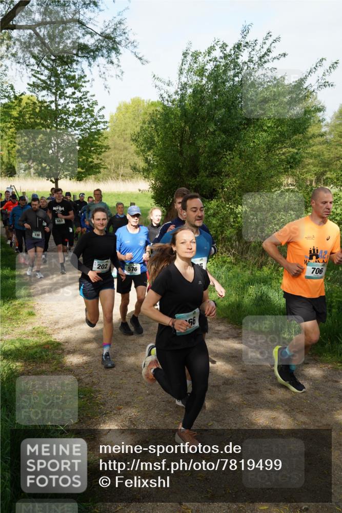 04.05.2025 - 8. Wedeler Halbmarathon Felixshl http://msf.ph/oto/7819499 04.05.2025 10:01:53 Laufen 198, 683, 202, 576, 56, 706 meine-sportfotos.de