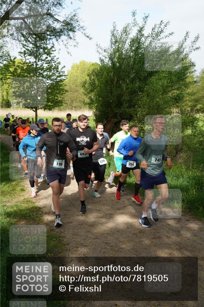 04.05.2025 - 8. Wedeler Halbmarathon Felixshl http://msf.ph/oto/7819505 04.05.2025 10:01:55 Laufen 198, 685, 539, 264, 745 meine-sportfotos.de