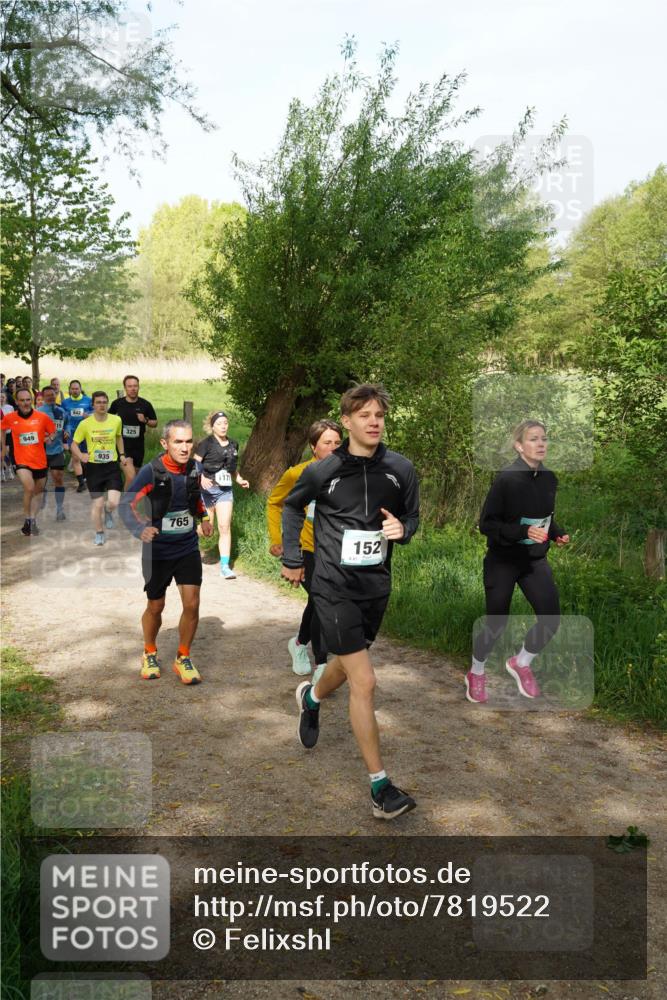 04.05.2025 - 8. Wedeler Halbmarathon Felixshl http://msf.ph/oto/7819522 04.05.2025 10:02:00 Laufen 115, 949, 325, 935, 765, 152 meine-sportfotos.de