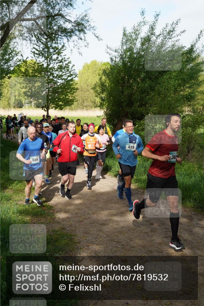 04.05.2025 - 8. Wedeler Halbmarathon Felixshl http://msf.ph/oto/7819532 04.05.2025 10:02:04 Laufen 320, 891, 415, 36 meine-sportfotos.de
