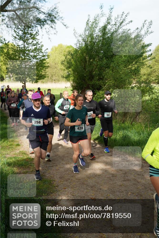 04.05.2025 - 8. Wedeler Halbmarathon Felixshl http://msf.ph/oto/7819550 04.05.2025 10:02:11 Laufen 120, 258, 432, 428, 140, 54 meine-sportfotos.de