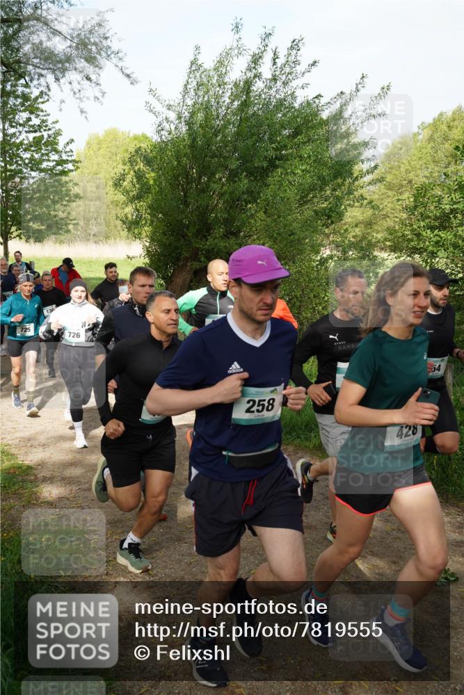 04.05.2025 - 8. Wedeler Halbmarathon Felixshl http://msf.ph/oto/7819555 04.05.2025 10:02:12 Laufen 725, 136, 726, 22, 258, 428, 54 meine-sportfotos.de
