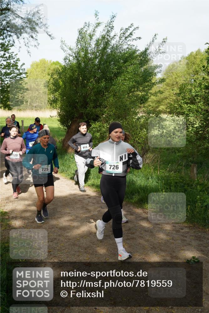 04.05.2025 - 8. Wedeler Halbmarathon Felixshl http://msf.ph/oto/7819559 04.05.2025 10:02:13 Laufen 120, 725, 915, 726 meine-sportfotos.de