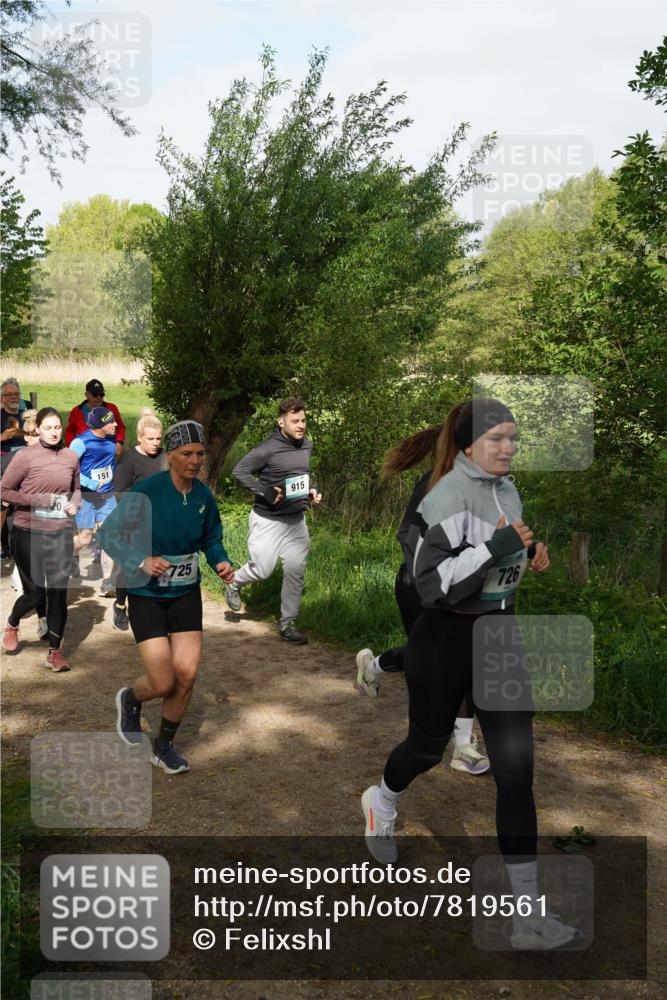 04.05.2025 - 8. Wedeler Halbmarathon Felixshl http://msf.ph/oto/7819561 04.05.2025 10:02:14 Laufen 151, 725, 915, 726 meine-sportfotos.de