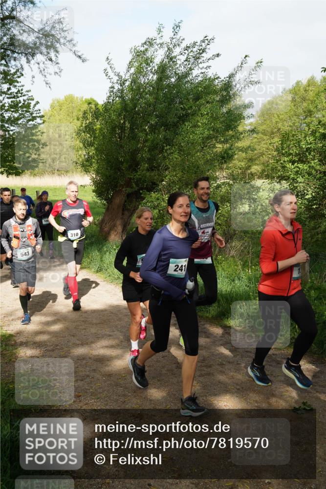 04.05.2025 - 8. Wedeler Halbmarathon Felixshl http://msf.ph/oto/7819570 04.05.2025 10:02:17 Laufen 241 meine-sportfotos.de