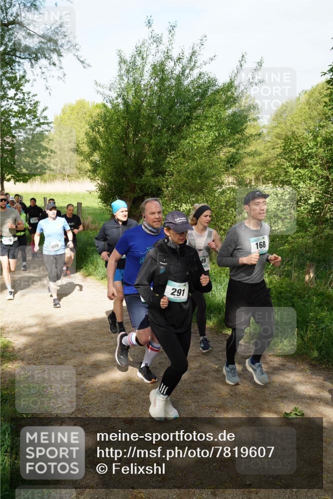 04.05.2025 - 8. Wedeler Halbmarathon Felixshl http://msf.ph/oto/7819607 04.05.2025 10:02:27 Laufen 29, 114, 605, 291, 49, 168 meine-sportfotos.de