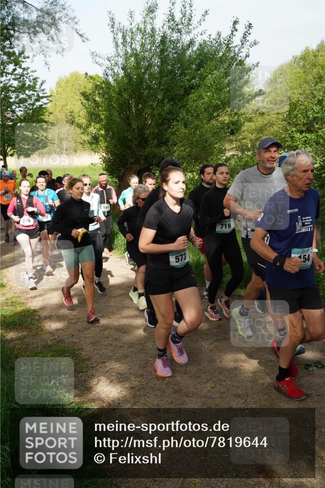 04.05.2025 - 8. Wedeler Halbmarathon Felixshl http://msf.ph/oto/7819644 04.05.2025 10:02:39 Laufen 723, 276, 585, 141, 573, 719, 1000, 2023, 154 meine-sportfotos.de