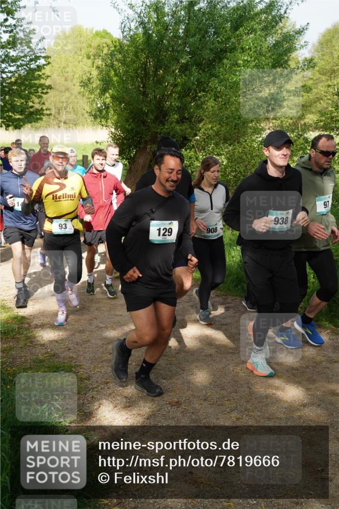 04.05.2025 - 8. Wedeler Halbmarathon Felixshl http://msf.ph/oto/7819666 04.05.2025 10:02:50 Laufen 93, 129, 908, 938, 97 meine-sportfotos.de