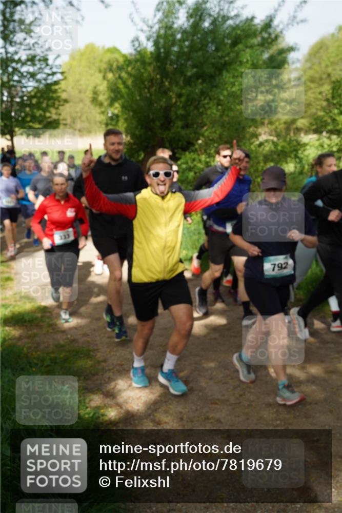 04.05.2025 - 8. Wedeler Halbmarathon Felixshl http://msf.ph/oto/7819679 04.05.2025 10:02:55 Laufen 333, 792 meine-sportfotos.de