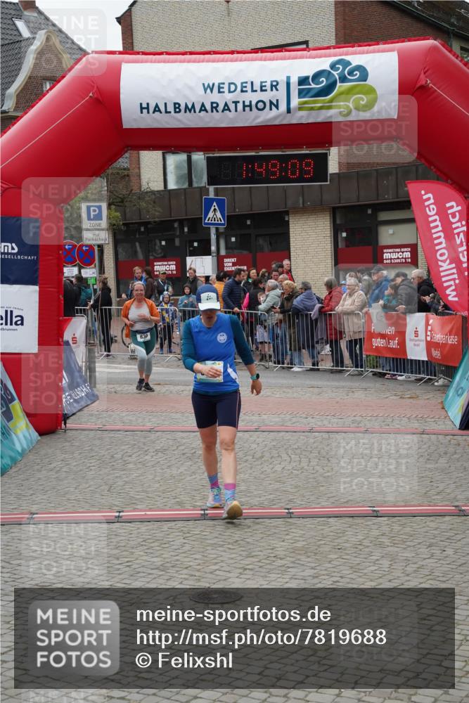 04.05.2025 - 8. Wedeler Halbmarathon Felixshl http://msf.ph/oto/7819688 04.05.2025 11:49:07 Ziel 355, 830 meine-sportfotos.de