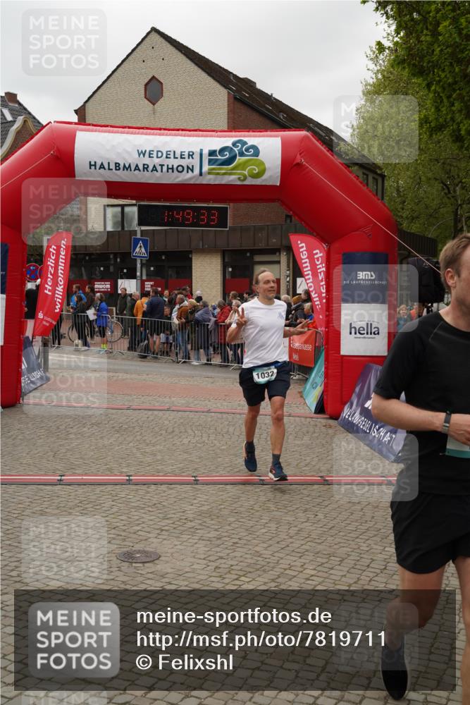 04.05.2025 - 8. Wedeler Halbmarathon Felixshl http://msf.ph/oto/7819711 04.05.2025 11:49:31 Ziel 325, 1032 meine-sportfotos.de