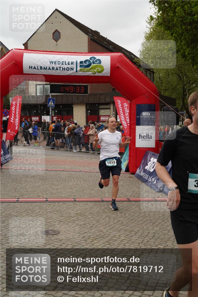 04.05.2025 - 8. Wedeler Halbmarathon Felixshl http://msf.ph/oto/7819712 04.05.2025 11:49:31 Ziel 325, 1032 meine-sportfotos.de