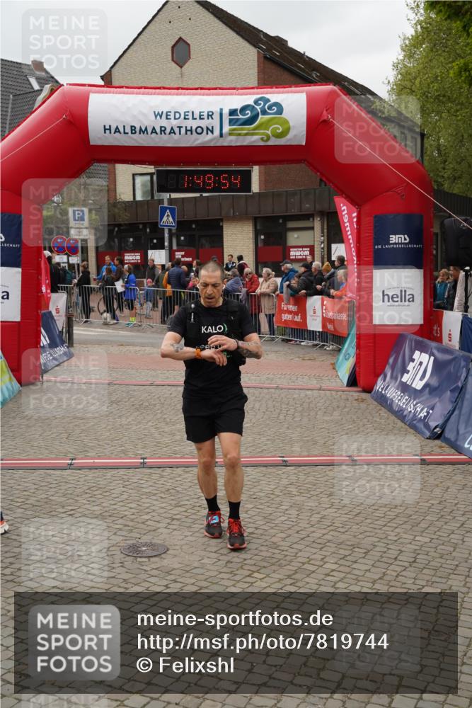 04.05.2025 - 8. Wedeler Halbmarathon Felixshl http://msf.ph/oto/7819744 04.05.2025 11:49:52 Ziel 841 meine-sportfotos.de