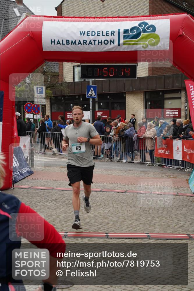 04.05.2025 - 8. Wedeler Halbmarathon Felixshl http://msf.ph/oto/7819753 04.05.2025 11:50:12 Ziel 65, 588 meine-sportfotos.de