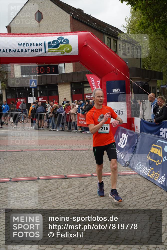 04.05.2025 - 8. Wedeler Halbmarathon Felixshl http://msf.ph/oto/7819778 04.05.2025 11:50:29 Ziel 215, 561 meine-sportfotos.de