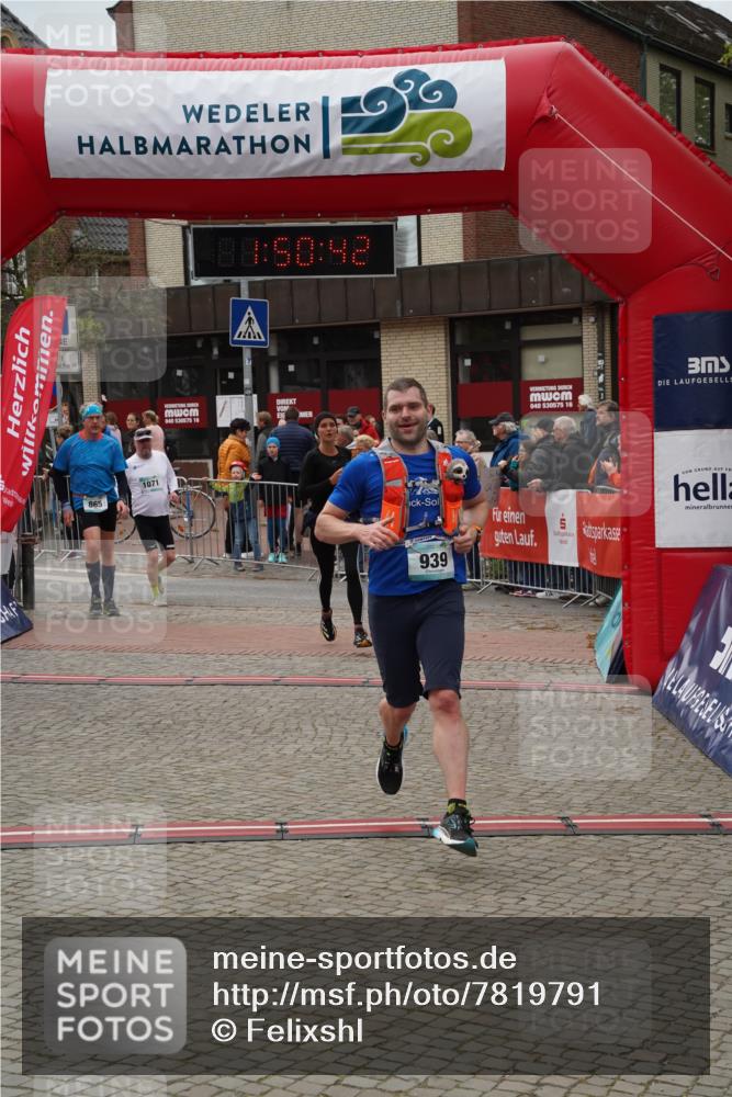 04.05.2025 - 8. Wedeler Halbmarathon Felixshl http://msf.ph/oto/7819791 04.05.2025 11:50:40 Ziel 468, 865, 939, 1071 meine-sportfotos.de