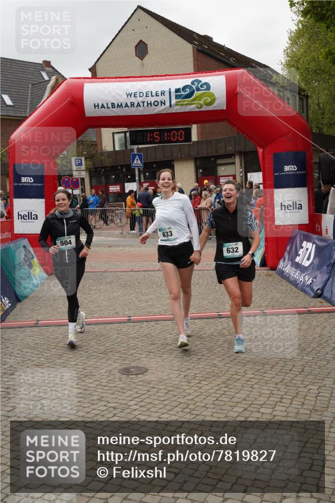 04.05.2025 - 8. Wedeler Halbmarathon Felixshl http://msf.ph/oto/7819827 04.05.2025 11:50:58 Ziel 504, 632, 633 meine-sportfotos.de