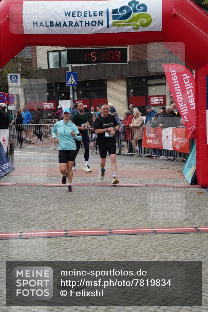 04.05.2025 - 8. Wedeler Halbmarathon Felixshl http://msf.ph/oto/7819834 04.05.2025 11:51:06 Ziel 400, 528, 731 meine-sportfotos.de