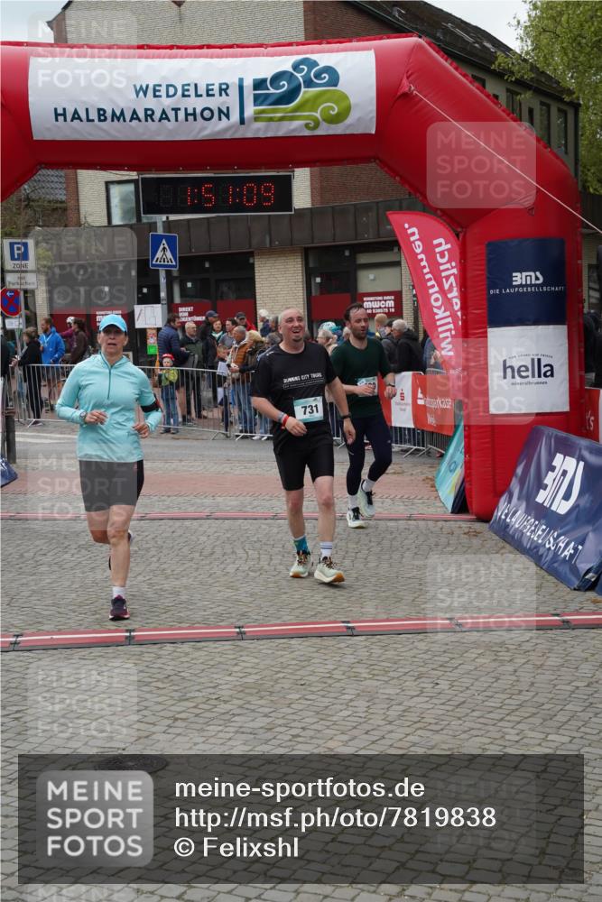 04.05.2025 - 8. Wedeler Halbmarathon Felixshl http://msf.ph/oto/7819838 04.05.2025 11:51:07 Ziel 400, 528, 731 meine-sportfotos.de
