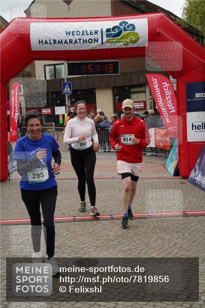 04.05.2025 - 8. Wedeler Halbmarathon Felixshl http://msf.ph/oto/7819856 04.05.2025 11:51:17 Ziel 295, 297, 414, 586 meine-sportfotos.de