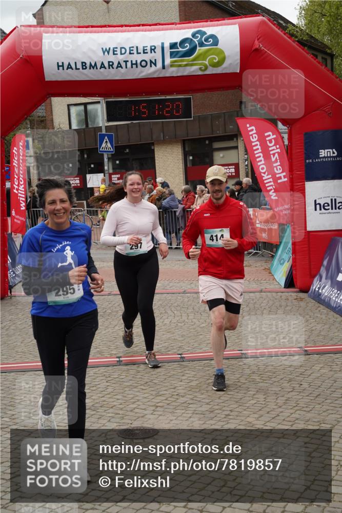04.05.2025 - 8. Wedeler Halbmarathon Felixshl http://msf.ph/oto/7819857 04.05.2025 11:51:17 Ziel 295, 297, 414, 586 meine-sportfotos.de