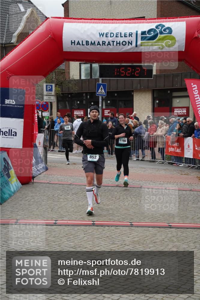 04.05.2025 - 8. Wedeler Halbmarathon Felixshl http://msf.ph/oto/7819913 04.05.2025 11:52:24 Ziel 123, 168, 852, 1166 meine-sportfotos.de