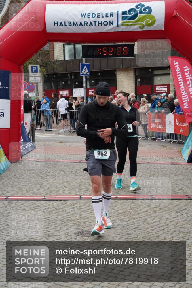 04.05.2025 - 8. Wedeler Halbmarathon Felixshl http://msf.ph/oto/7819918 04.05.2025 11:52:26 Ziel 123, 168, 852, 1166 meine-sportfotos.de
