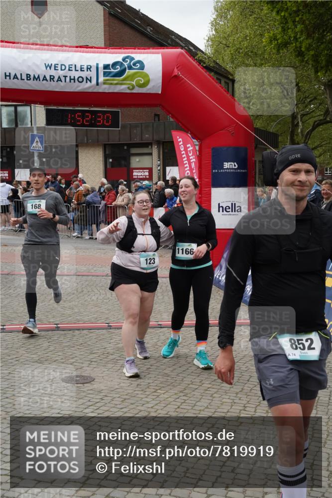 04.05.2025 - 8. Wedeler Halbmarathon Felixshl http://msf.ph/oto/7819919 04.05.2025 11:52:28 Ziel 123, 168, 852, 1166 meine-sportfotos.de