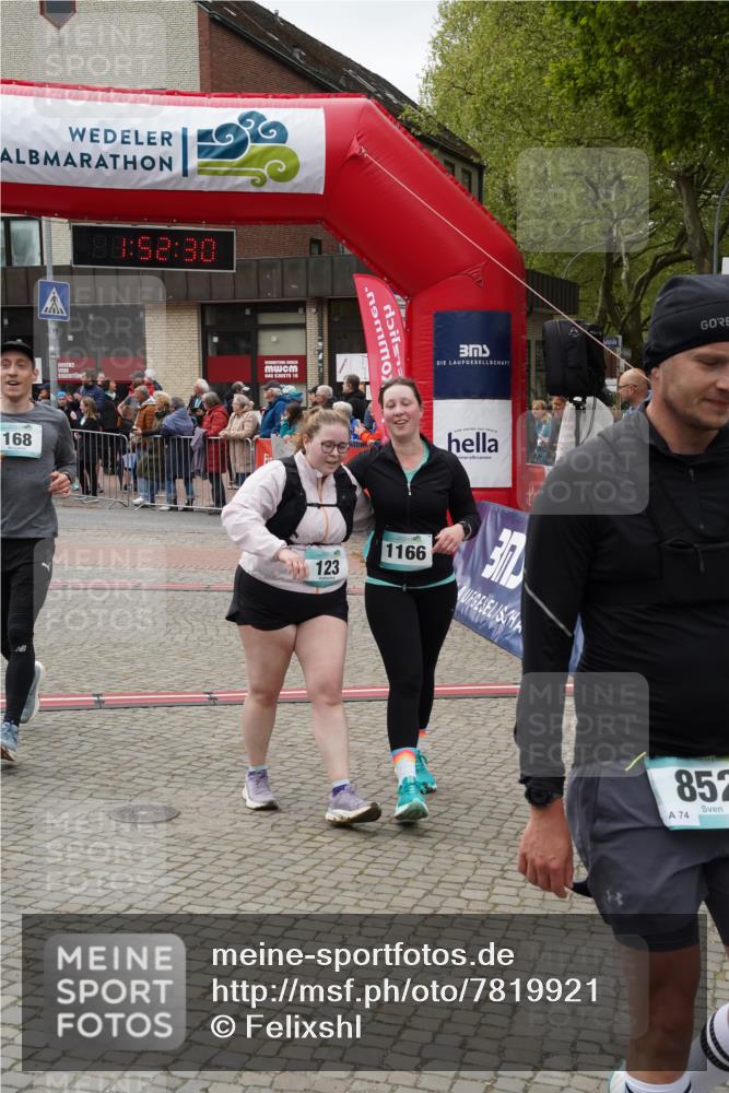 04.05.2025 - 8. Wedeler Halbmarathon Felixshl http://msf.ph/oto/7819921 04.05.2025 11:52:28 Ziel 123, 168, 852, 1166 meine-sportfotos.de