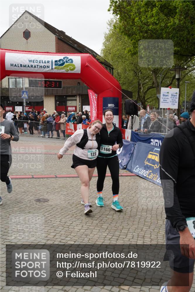 04.05.2025 - 8. Wedeler Halbmarathon Felixshl http://msf.ph/oto/7819922 04.05.2025 11:52:29 Ziel 123, 168, 852, 1166 meine-sportfotos.de