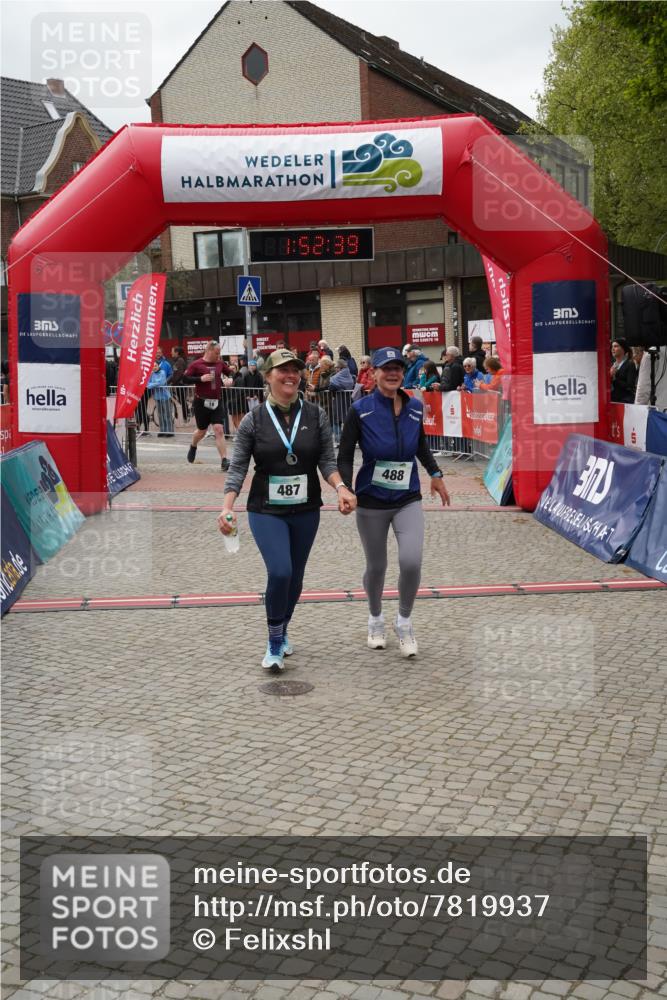04.05.2025 - 8. Wedeler Halbmarathon Felixshl http://msf.ph/oto/7819937 04.05.2025 11:52:37 Ziel 18, 488 meine-sportfotos.de