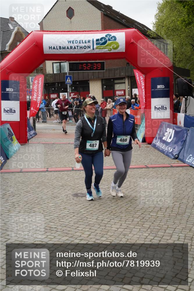 04.05.2025 - 8. Wedeler Halbmarathon Felixshl http://msf.ph/oto/7819939 04.05.2025 11:52:37 Ziel 18, 488 meine-sportfotos.de