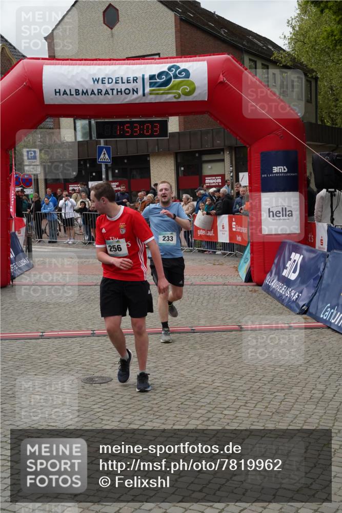 04.05.2025 - 8. Wedeler Halbmarathon Felixshl http://msf.ph/oto/7819962 04.05.2025 11:53:01 Ziel 233, 256 meine-sportfotos.de