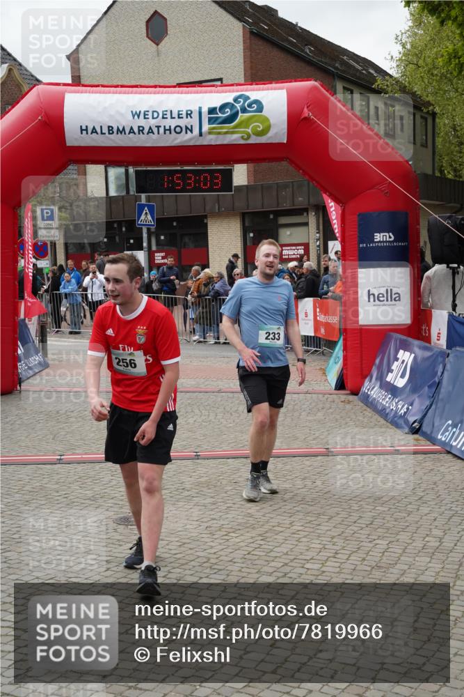04.05.2025 - 8. Wedeler Halbmarathon Felixshl http://msf.ph/oto/7819966 04.05.2025 11:53:01 Ziel 233, 256 meine-sportfotos.de