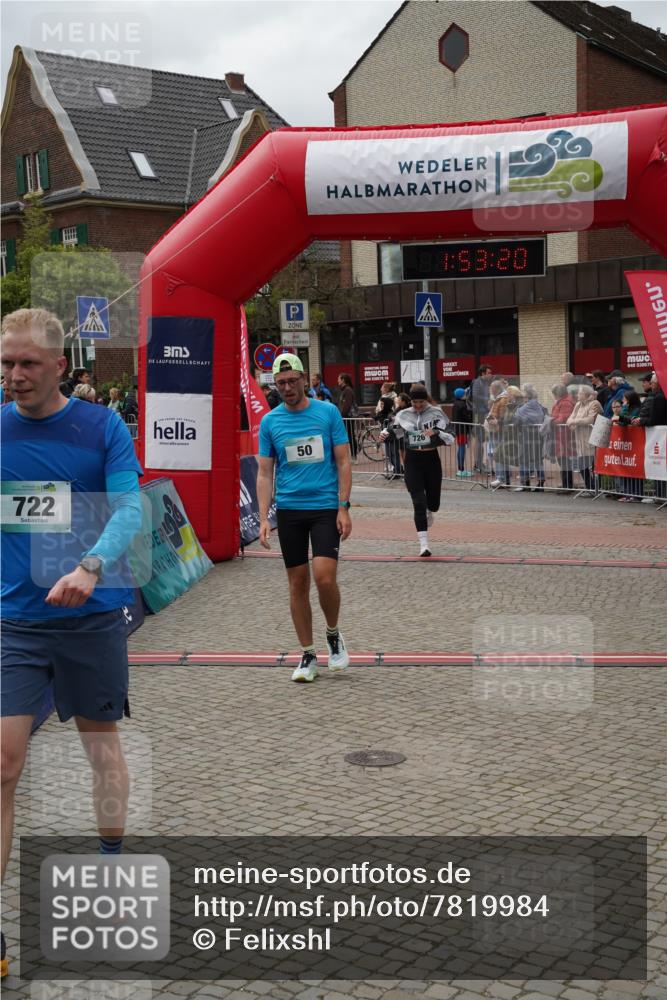04.05.2025 - 8. Wedeler Halbmarathon Felixshl http://msf.ph/oto/7819984 04.05.2025 11:53:18 Ziel 50, 462, 722, 726 meine-sportfotos.de