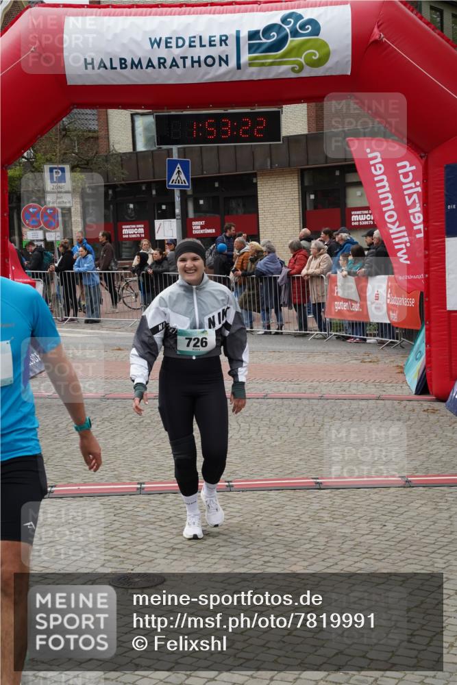 04.05.2025 - 8. Wedeler Halbmarathon Felixshl http://msf.ph/oto/7819991 04.05.2025 11:53:20 Ziel 50, 726 meine-sportfotos.de