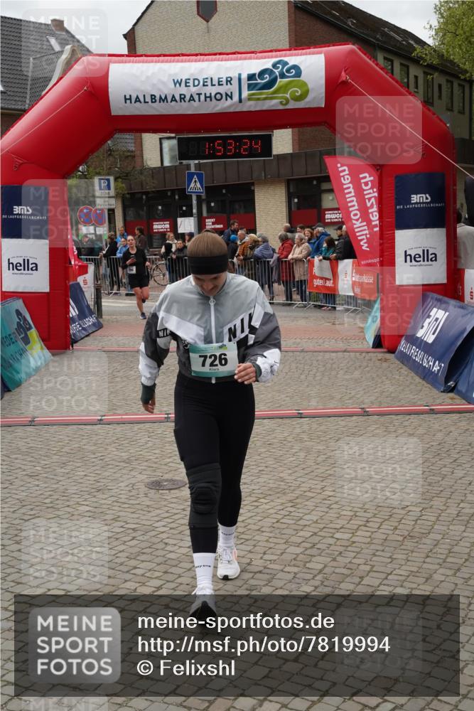 04.05.2025 - 8. Wedeler Halbmarathon Felixshl http://msf.ph/oto/7819994 04.05.2025 11:53:22 Ziel 398, 726 meine-sportfotos.de