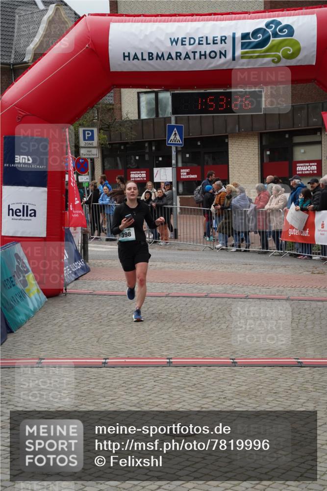 04.05.2025 - 8. Wedeler Halbmarathon Felixshl http://msf.ph/oto/7819996 04.05.2025 11:53:24 Ziel 398, 726 meine-sportfotos.de