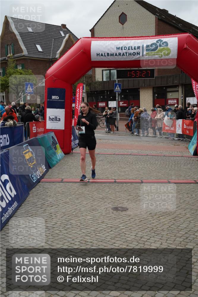 04.05.2025 - 8. Wedeler Halbmarathon Felixshl http://msf.ph/oto/7819999 04.05.2025 11:53:25 Ziel 398, 726 meine-sportfotos.de