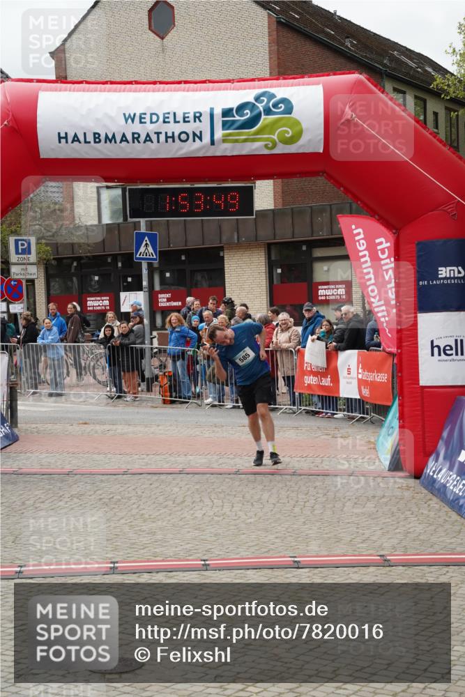 04.05.2025 - 8. Wedeler Halbmarathon Felixshl http://msf.ph/oto/7820016 04.05.2025 11:53:47 Ziel 585 meine-sportfotos.de