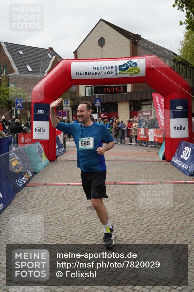 04.05.2025 - 8. Wedeler Halbmarathon Felixshl http://msf.ph/oto/7820029 04.05.2025 11:53:51 Ziel 222, 585 meine-sportfotos.de